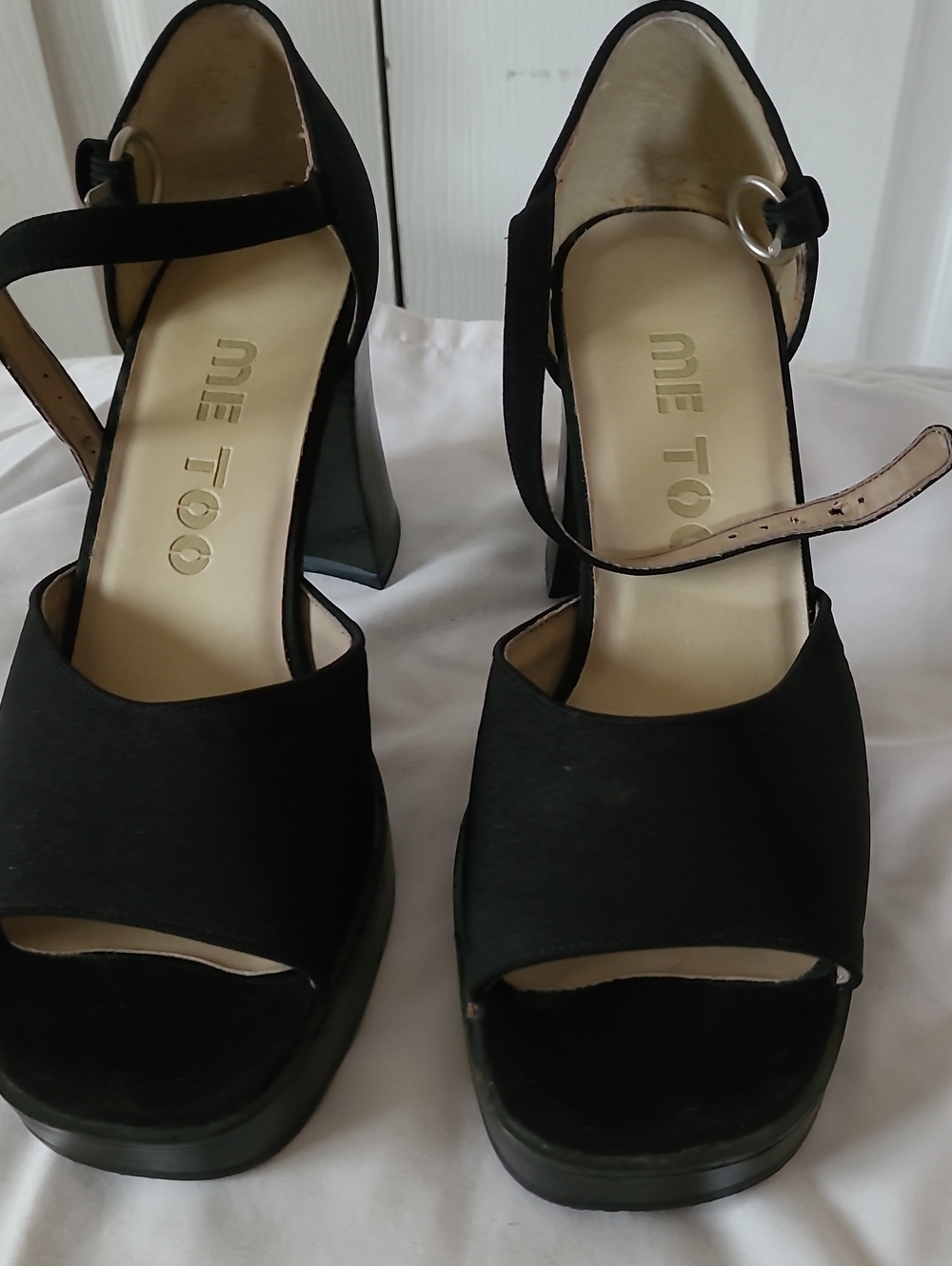 me too Black Open-Toe Slingback Heels